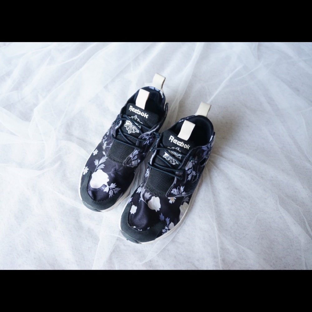 CLOSING Reebok floral shoes